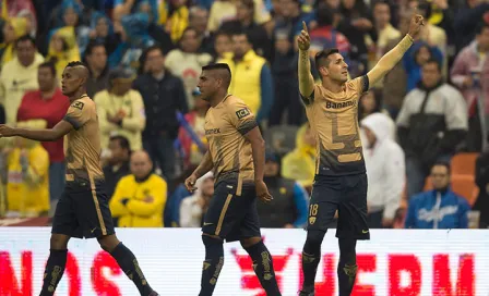 Pumas golea y deja agonizando al América en el Azteca