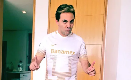 Cristian Castro celebra eufórico el triunfo de Pumas