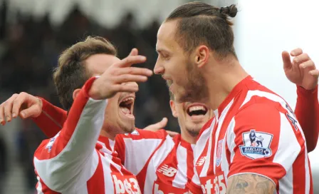 Stoke sorprende y arriesga liderato del Manchester City