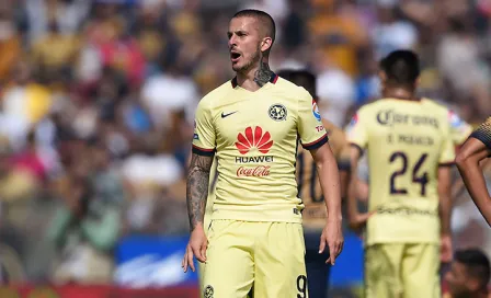 Benedetto estalla contra el arbitraje de Isaac Rojas