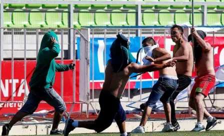 Aficionados protagonizan monumental batalla campal, en Chile