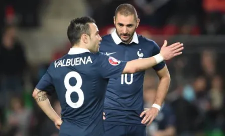 Karim Benzema busca un careo con Mathieu Valbuena