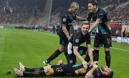 Arsenal golea al Olympiacos y los deja fuera de Champions