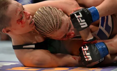 Namajunas 'acribilla' a VanZant en sangrienta pelea