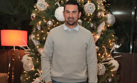 Adrián González celebra fiestas navideñas a la mexicana