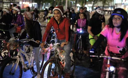 Paseo en bicicleta navideño se realiza en la Ciudad de México