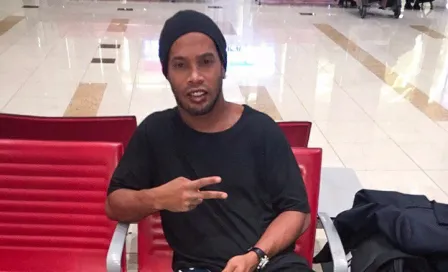  Ronaldinho ficharía por un día con Barcelona de Ecuador