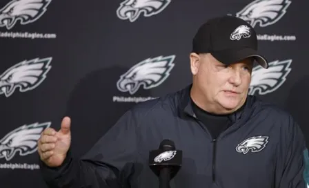 Chip Kelly, despedido como coach de Filadelfia