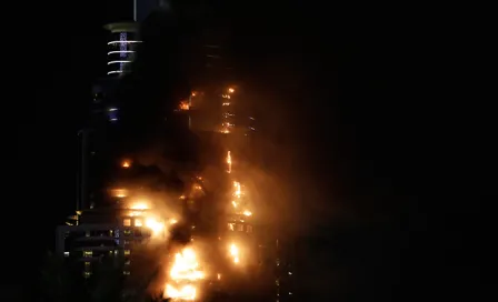 Hotel de lujo se incendia en Dubai