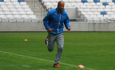 Carlos Sánchez reporta con Rayados 