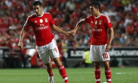 Benfica golea con asistencia de Jiménez