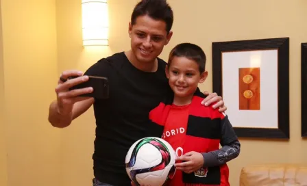  Chicharito cumple sueño de niño 