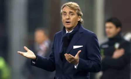 Mancini acusa a DT rival de llamarle 'maricón'