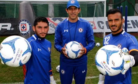 Corona y Allison, 'guerra' por el arco de Cruz Azul