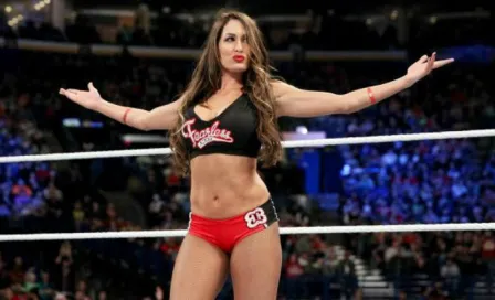 Nikki Bella se someterá a cirugía en el cuello 