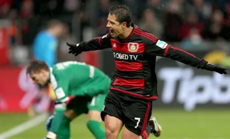 Chicharito deslumbra con doblete frente a Hannover