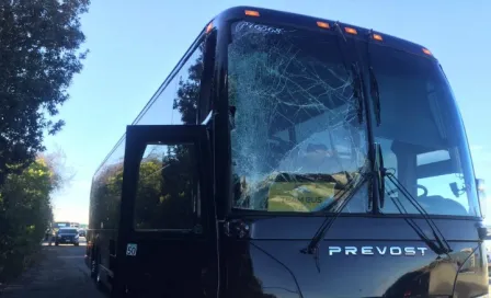 Autobús de los Broncos sufre leve accidente tras práctica