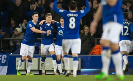 Everton da gol del mes a niño con parálisis