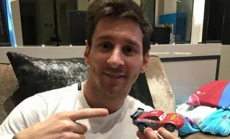 Messi bromea sobre el auto que 'compró'