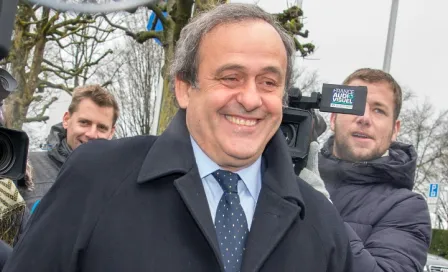 Platini visita a FIFA para apelar su suspensión