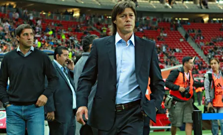 Chivas alista 'Plan B' por posible salida de Almeyda