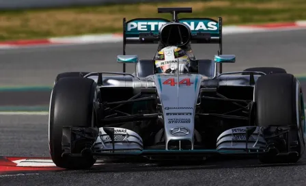 Hamilton prueba nuevo Mercedes para temporada 2016 de F1