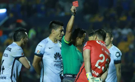 América sufre cuatro expulsiones en dos juegos