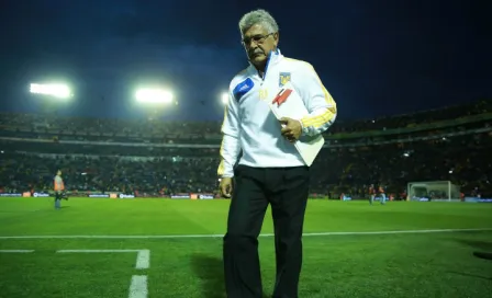 Tuca Ferretti logra su triunfo 400 como técnico