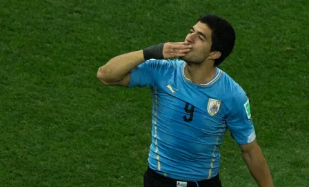 Suárez regresa a convocatoria de Uruguay tras suspensión