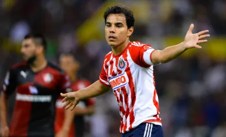 Omar Bravo irá a la banca contra Gallos