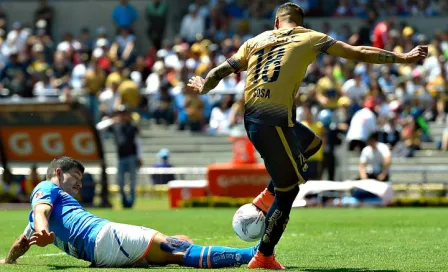 Árbitro señala polémico penalti en gol del empate de Pumas