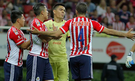 Se arma conato de bronca en el Clásico Nacional