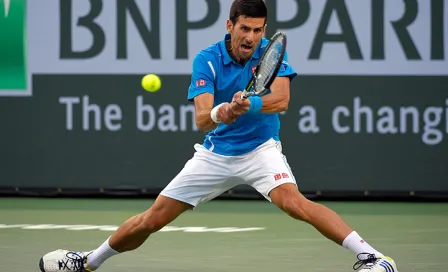 Djokovic remonta y avanza en Indian Wells