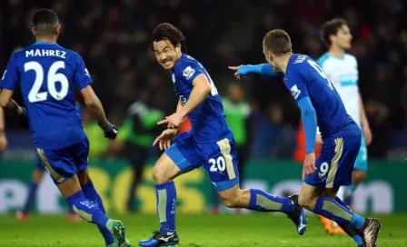 Leicester sigue soñando con título gracias a golazo