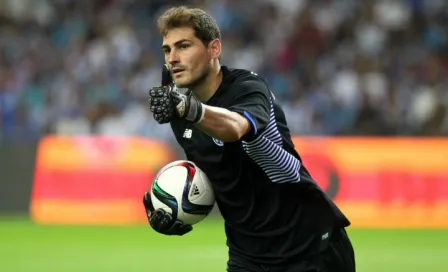 Casillas se 'aloca' y manda saludo al estilo mexicano