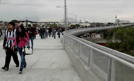 Reabren puente 'bailarín' para el Rayados-Chivas