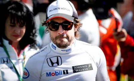  Alonso bromea con su aparatoso accidente 