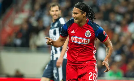 Gullit Peña responde con goles al 'regaño' en Chivas