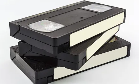 Hombre, arrestado por no devolver un VHS en 14 años