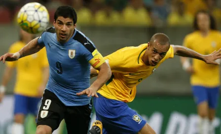 Uruguay rescata empate contra Brasil de la mano de Suárez