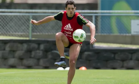 Chicharito sintió calor y mostró de más en práctica del Tri