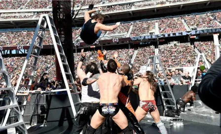 Luchas en escaleras entrañables en Wrestlemania