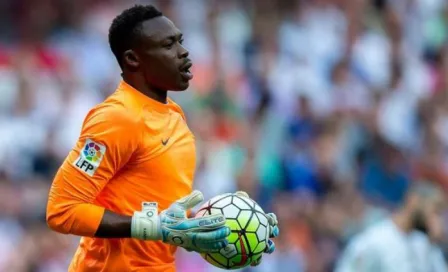 Kameni ya entrena y busca titularidad de Ochoa 