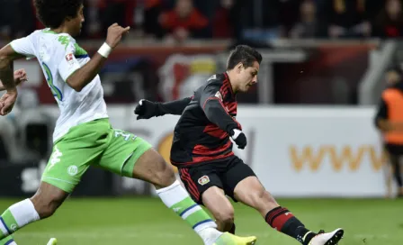 Chicharito marca un golazo en su regreso al Leverkusen