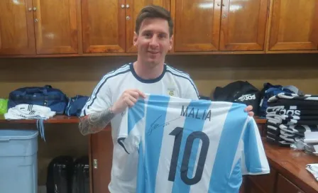 Messi regala playera a hijas de Barack Obama