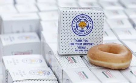 Dueño del Leicester agradece a fans con cerveza y donas