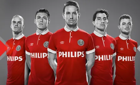 Moreno y Guardado presumen nueva playera del PSV