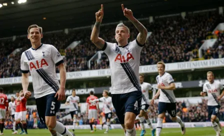 Tottenham 'aplasta' al United y aún sueña con Premier