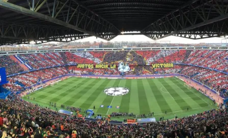 Afición acompaña al Atlético con monumental mosaico