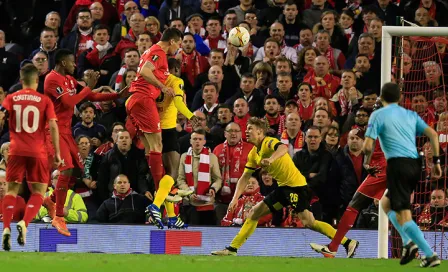 Polémico gol le da el pase al Liverpool sobre Dortmund